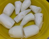 Hình bước làm 1 của món Khoai mì luộc cốt dừa