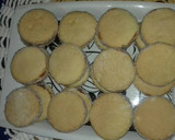 Foto del paso 6 de la receta: Alfajores caseros de dulce de leche y coco rallado. ricos
