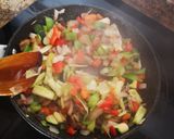 Foto del paso 1 de la receta: Pasta de lentejas rojas con verduritas y salmón