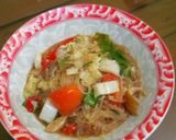 Foto langkah ke 5 dari resep Bihun Tek Tek Kuah Ala Momiera.