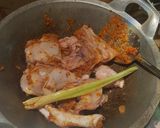 Foto langkah ke 4 dari resep Semur ayam pedas.