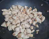 A picture of step 3 of Chicken Alfredo.