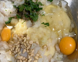 Foto del paso 5 de la receta: Tortitas de bacalao desmigado congelado ❄️ al horno