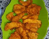 Foto langkah ke 6 dari resep Ayam goreng tepung saus Lada hitam.