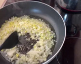 Foto del paso 1 de la receta: Carne molida gratinada con puré de papas