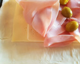 Foto del paso 4 de la receta: Hojaldres de chorizo y queso y de jamón york, queso y aceitunas