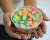Foto langkah ke 4 dari resep Puding Susu Rainbow.