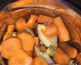 A picture of step 4 of Carrot and apple drink.