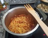 Foto del paso 5 de la receta: Tagliatelle fresco con salsa basilico y surtido de setas