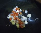 Foto langkah ke 4 dari resep Tumis Brokoli Wortel Telur Puyuh.
