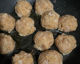 Foto del paso 1 de la receta: Albóndigas de pollo al puerro con puré