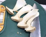 صورة لخطوة 1 من وصفة مشروم أويستر كينج بالزبدة وصلصة الصويا 🍄