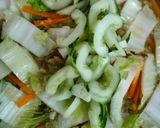 Foto langkah ke 2 dari resep Tumis Timun Wortel Sawi Mommylicious.