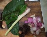 Foto langkah ke 1 dari resep Gulai kepala kakap ala ma2 Nadine.