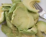 A picture of step 1 of Tuna and avocado.