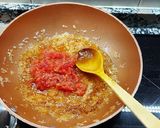 Foto del paso 2 de la receta: Arroz meloso con calamares, mero y guisantes