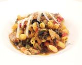Foto del passaggio 3 della ricetta Riccioli con ragù di sgombro, cime di rape e ricotta salata