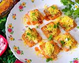 A picture of step 8 of Biscuit Sev Puri Chaat.