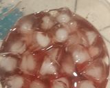 A picture of step 4 of Strawberries Juice.