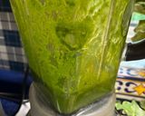 A picture of step 1 of Berry Smoothie with Avocado.
