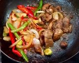 รูปขั้นตอนการทำที่ 4 ของ ตับไก่ผัดน้ำพริกเผา