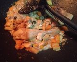 Foto langkah ke 7 dari resep 49. Mix Ayam Daging Sapi Wortel Tahu.