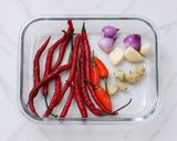 Foto langkah ke 1 dari resep Mie godok kuah seblak.