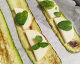 Foto del passaggio 3 della ricetta Involtini di zucchine