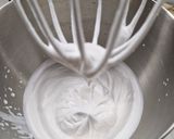 Foto langkah ke 2 dari resep Milkshake Almond Cream Pistachio.