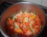 Foto del paso 2 de la receta: Crema de zanahorias, calabaza y batata con garbanzos refritos con jamón serrano