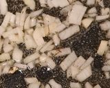 Csirkecomb mustáros szószban recept fázis 2 fotója