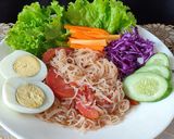 Foto langkah ke 4 dari resep Yum Woon Seen (Salad Bihun).