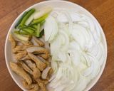 洋蔥炒甜不辣的食譜步驟1照片