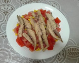 Foto del paso 1 de la receta: Ensalada de tomate y caballa