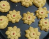 A picture of step 10 of Tutti frutti flower cookies.