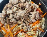 Foto del paso 5 de la receta: Muslo de pavo salteado con verduras!!! 🫶🏻