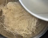 Foto langkah ke 1 dari resep 384. Risol Isi Bihun.