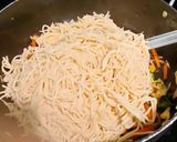 ভেজিটেবলস এগ চাউমিন (vegetables egg chow mein recipe in Bengali) রেসিপির ধাপ 4 ছবি