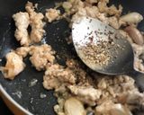 รูปขั้นตอนการทำที่ 2 ของ เห็ดนางรมหลวงผัดหมูสับ