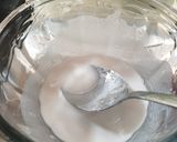 A picture of step 4 of Bugis Mandi (steam gluten rice cake).