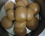 A picture of step 4 of Besan ke ladoo.