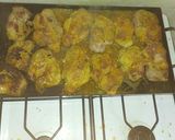 Foto del paso 3 de la receta: Bifes de cerdo macerados en cúrcuma con ensalada mixta