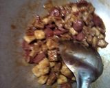 Foto langkah ke 4 dari resep Tumis tahu tempe sosis.