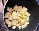 Foto del paso 1 de la receta: Omelette de manzana caramelizada y queso