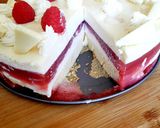 Málnás fehércsokis torta recept fázis 5 fotója