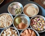 थंडाई प्रिमिक्स (Thandai Premix Recipe In Marathi) रेसिपी स्टेप 1 फोटो