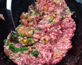 Foto del paso 1 de la receta: Mini hamburguesas con cebollino y eneldo