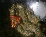 A picture of step 8 of Sarson Palak And Bathua Saag.