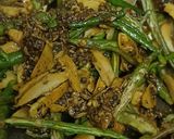 हरी मिर्च अदरक लहसुन का अचार(hari mirch adrak lahsun ka achar recipe in hindi) रेसिपी चरण 6 फोटो