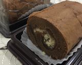 Foto langkah ke 8 dari resep Kue Gulung Coklat Keju.